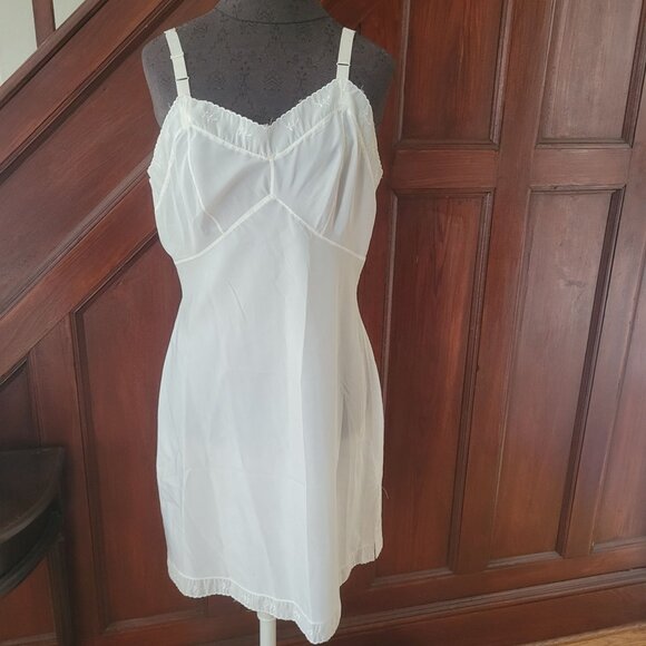 Vintage Dutchmaid White Nylon Slip Dress With Adjustable Straps & Embroidered Tr - Picture 1 of 7